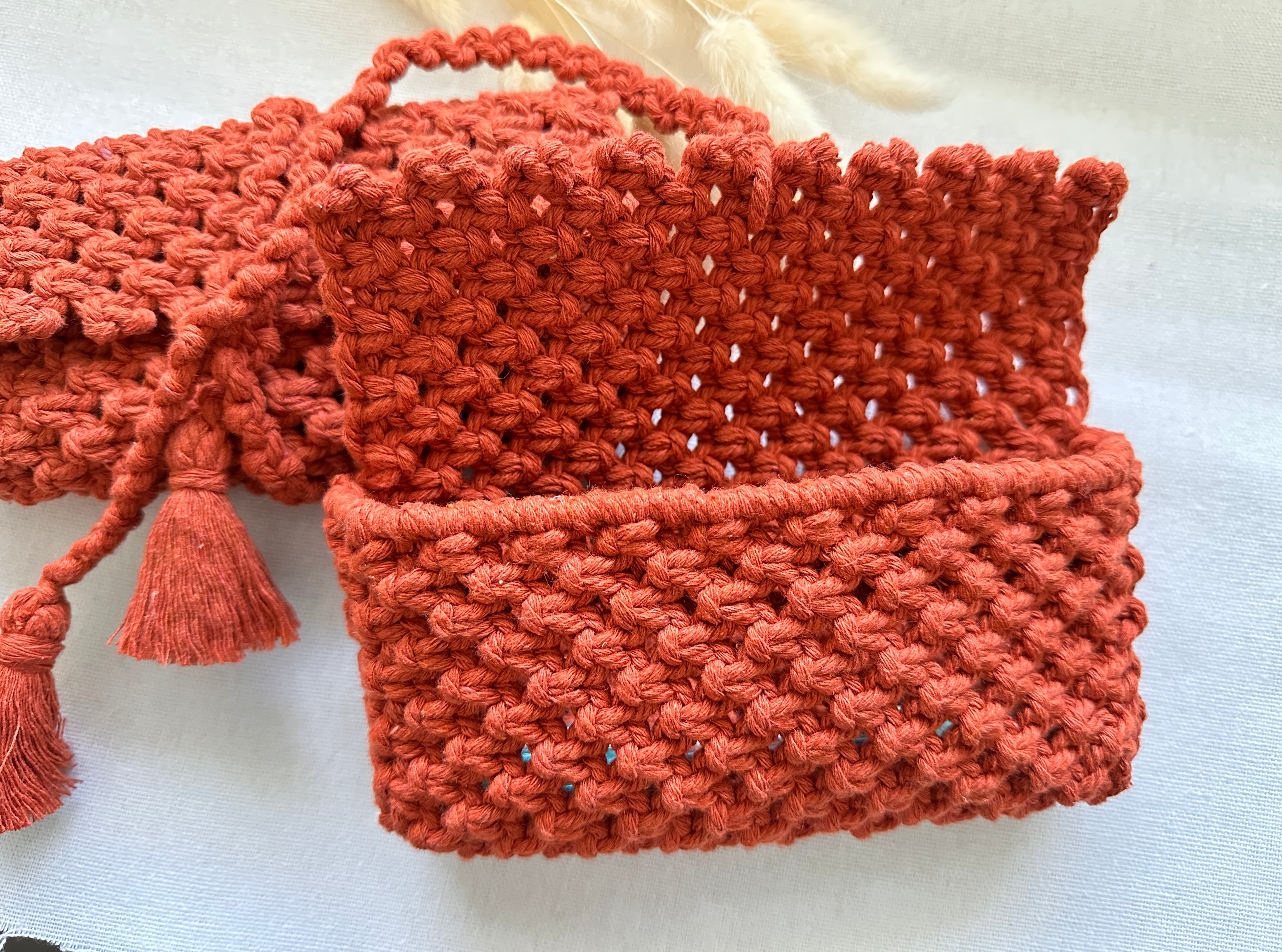 Étui à stylo en macramé[SUR COMMANDE]