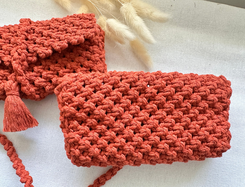 Étui à stylo en macramé[SUR COMMANDE]