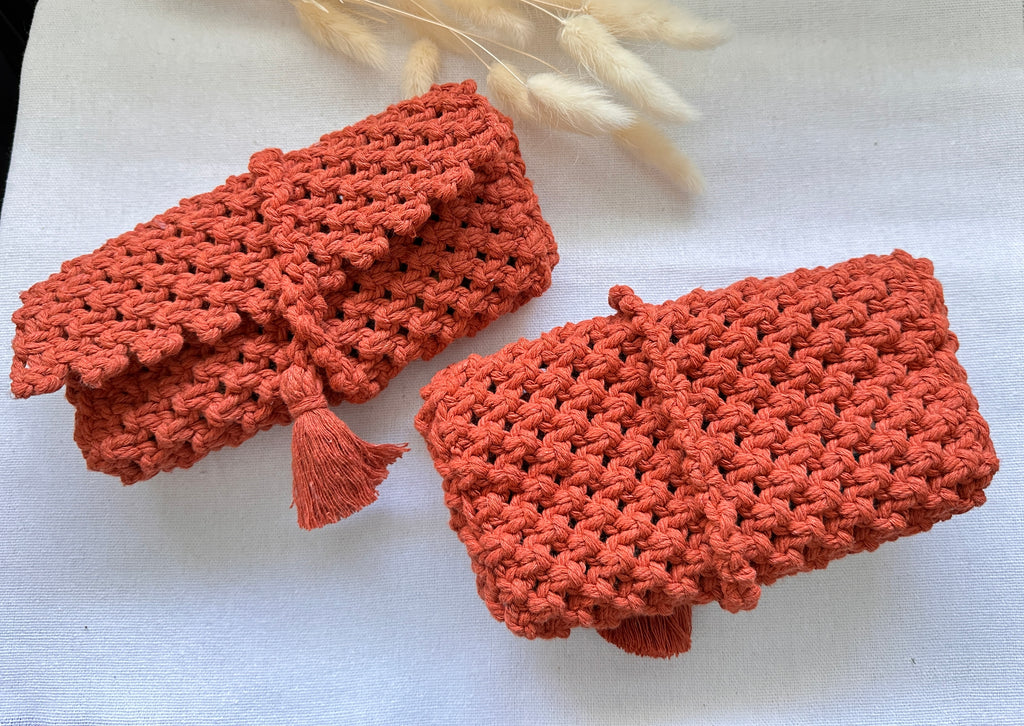 Étui à stylo en macramé[SUR COMMANDE]