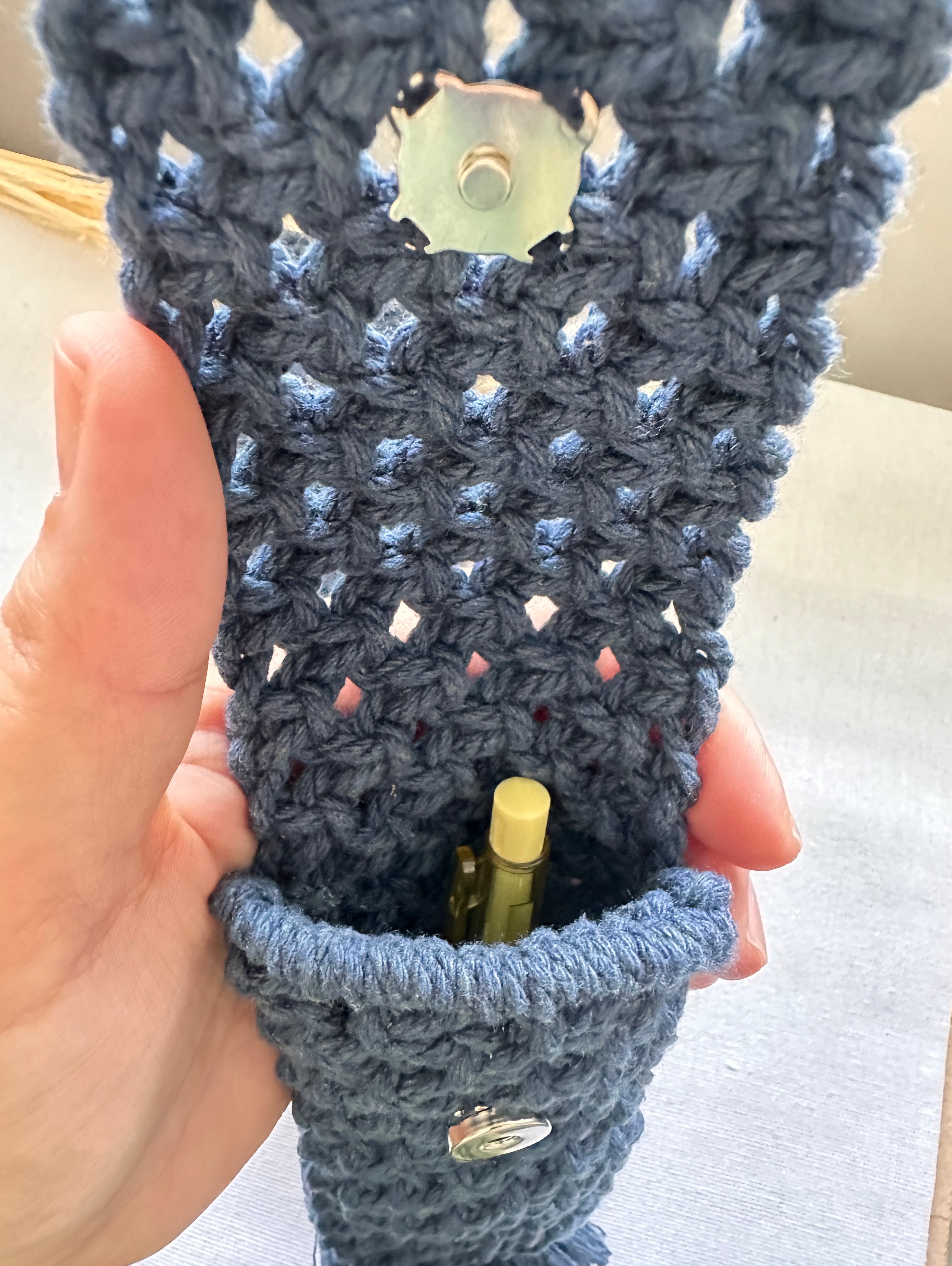 Étui à stylo en macramé[SUR COMMANDE]