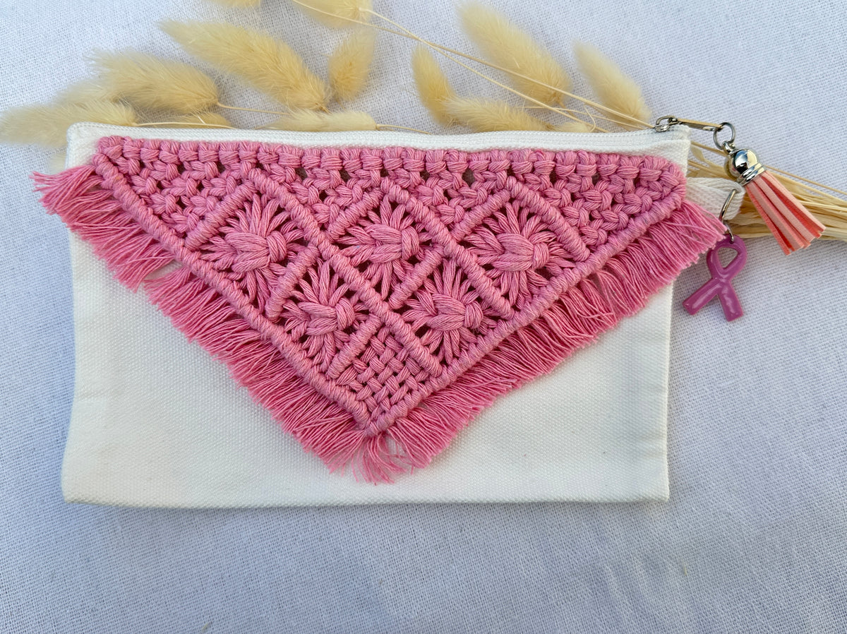 Pochette en macramé – Octobre Rose 🎀